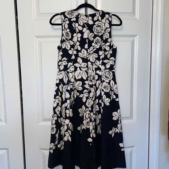 Talbots black and white floral dress size 4 - Picture 8 of 9